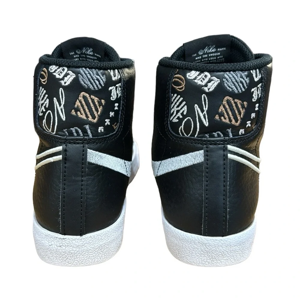 Nike Blazer Mid ‘77 SE (GS) Black Playful Fonts DJ0265-001 Shoes- SZ 5.5Y- 7.5 W